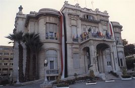 艾因·夏姆斯大學