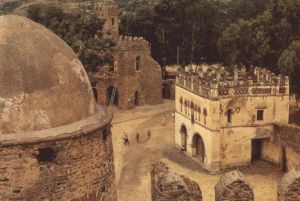 法西爾蓋比城堡及貢德爾遺址