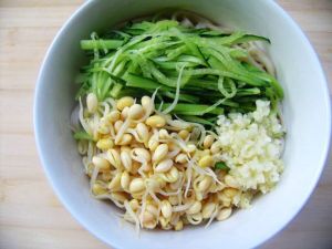 豆芽拌麵 豆芽拌麵