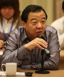 肖崗[中央電視台擔任過播音員]