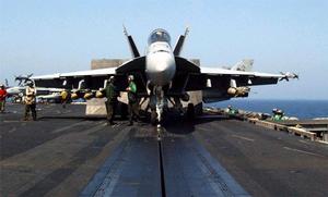 “超級大黃蜂”戰鬥機準備彈射