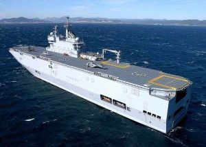 “井岡山”號兩棲船塢登入艦 “井岡山”號兩棲船塢登入艦