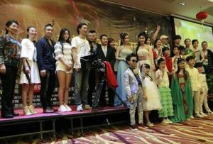 峰外妖擾 峰外妖擾