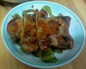 扒絲櫻桃雞盒 扒絲櫻桃雞盒