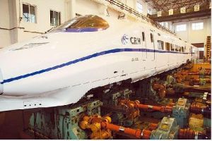 2009年1月7日，陳春陽校長、蔣葛夫副校長帶隊，率校長辦公室、科技處、研究生院、成教院、科技產業集團、電氣學院、軌道交通國家實驗室（籌）、牽引動力國家重點實驗室等部門和學院領導，考察訪問了中國南車股份有限公司，並簽署了戰略合作協定。