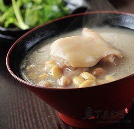 黃豆花生豬腳湯