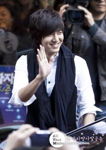 李潤成[韓劇《城市獵人》的男主角]