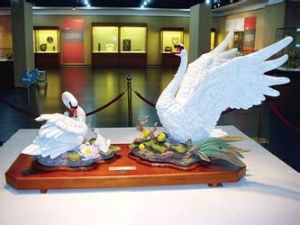 瓷塑天鵝 瓷塑天鵝