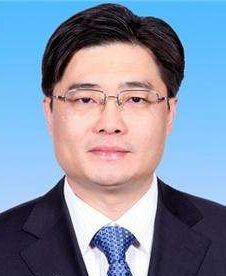 翟立新[中關村管委會黨組副書記、主任]