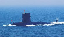 039G型潛艇長城218號參加中國海軍60周年閱兵儀式