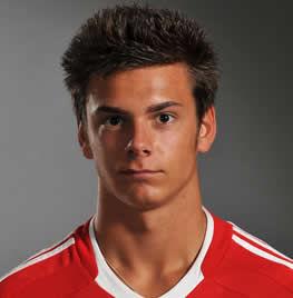 亞歷克斯·卡卡尼克利奇 亞歷克斯·卡卡尼克利奇