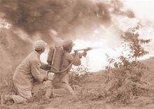 使用繳獲美制噴火器消滅美軍