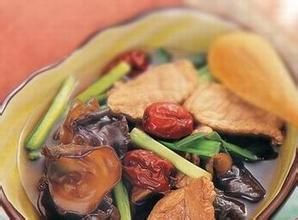 韭菜豆芽豬紅湯 韭菜豆芽豬紅湯