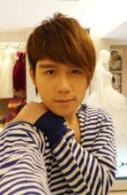 有著小孩子的可愛、卻是成熟的大男生了~