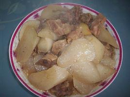 牛腩燜蘿蔔 牛腩燜蘿蔔