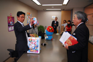 白岩松：行走在愛與恨之間