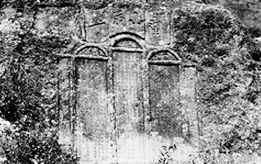 一小山包埋葬著“四皇三後,七爺,一妃”,其中一棺驚藏巨寶! 一小山包埋葬著“四皇三後,七爺,一妃”,其中一棺驚藏巨寶!