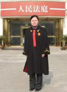 詩意判決書作者