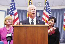 國會為排華法案致歉