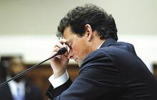 托尼·海沃德在聽證會愁眉不展