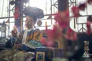 鄔君梅  飾演   鈕祜祿&middot;甄嬛