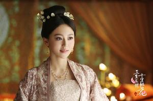 素錦[電視劇《三生三世十里桃花》角色]