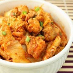 辣白菜炒雞塊 辣白菜炒雞塊