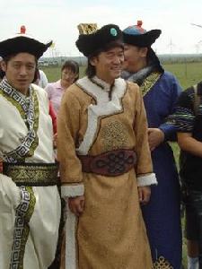2007年內蒙之行 周華健穿著民族服裝