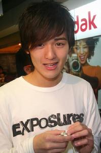 dennis[香港藝人]