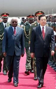 2007年2月，胡錦濤抵達馬普托開始對莫三比克進行國事訪問