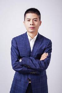 羅成[微一案董事長兼任CEO]