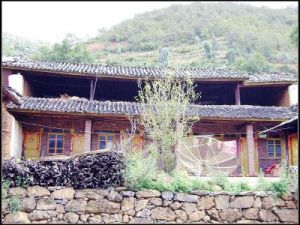 臘木板村 臘木板村