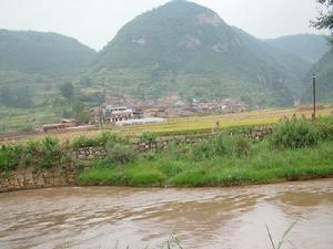 木處格村需治理的河流