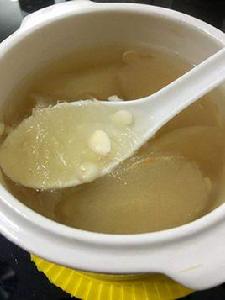 燕窩燉雪梨 燕窩燉雪梨