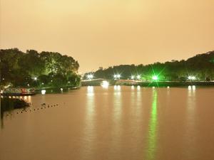 《西湖(二)》 《西湖(二)》