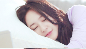  “剛睡醒”妝容模範生——鄭秀晶