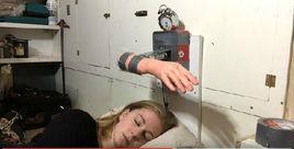 打臉鬧鐘 打臉鬧鐘