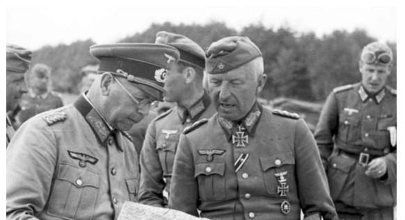 曼施坦因在這方面不如朱可夫!因一對父子的死,名聲受損?