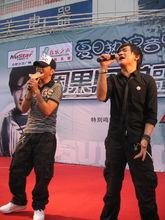 因果兄弟演唱現場圖片