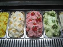 彩色冰淇淋