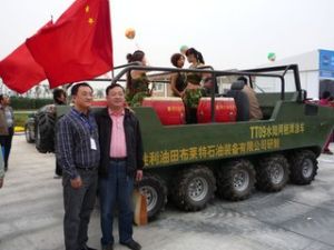 一機兩驅水棲兩用車 一機兩驅水棲兩用車