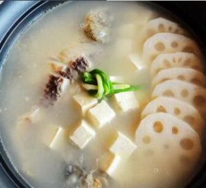 鯉魚豆腐蓮藕湯 鯉魚豆腐蓮藕湯