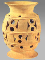 新石器大汶口紅陶鏤孔器座