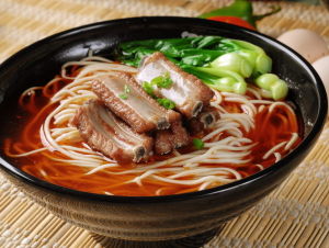 家常紅燒排骨麵 家常紅燒排骨麵