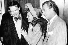 奧遜&middot;威爾斯與麗塔&middot;海華絲的婚禮，科頓是伴郎