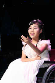 輪椅女孩張佳歡