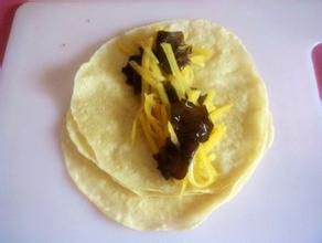 木耳土豆絲春餅 木耳土豆絲春餅