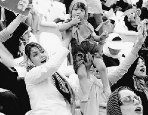 （圖）伊朗總統候選人的女冬粉們