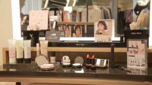 IMVELY弘大旗艦店_1層VELY VELY彩妝區