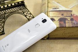 TCL樂玩手機 TCL樂玩手機